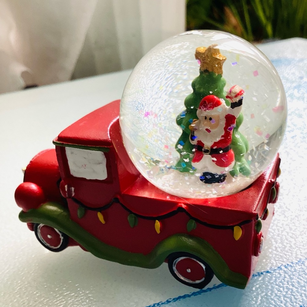 NEW Signature truck with Christmas tree and Santa in water/snow ball